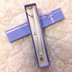 Vintage NEW LC Liz Claiborne Yellow Rose White Gold Tone Pendant Silver Necklace